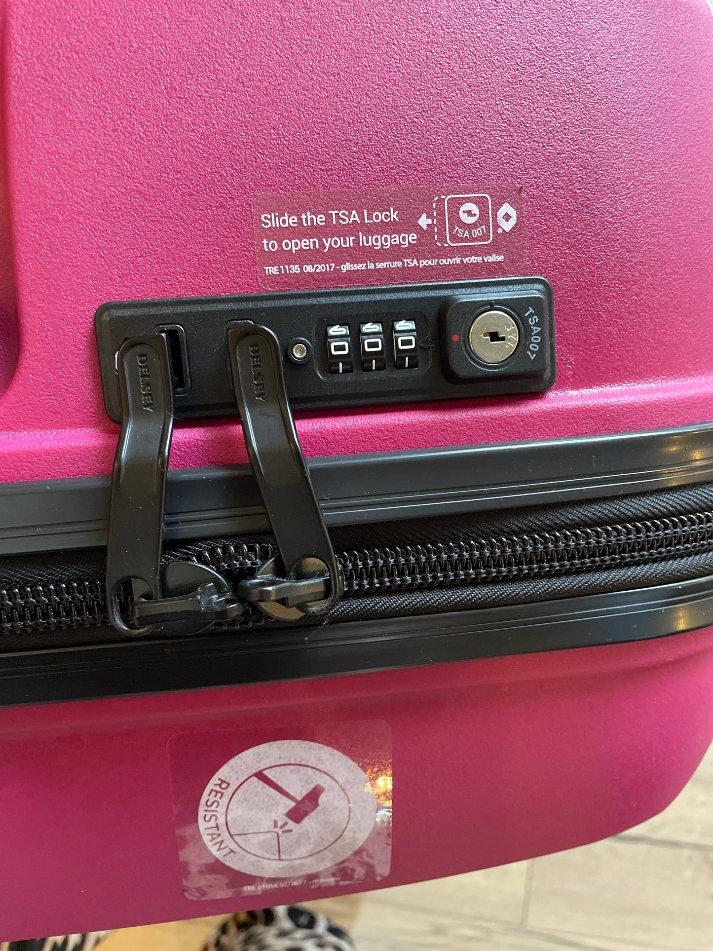 Valise Belmont DELSEY  80 Litres / 71 cm coloris Framboise - disponible en boutique
