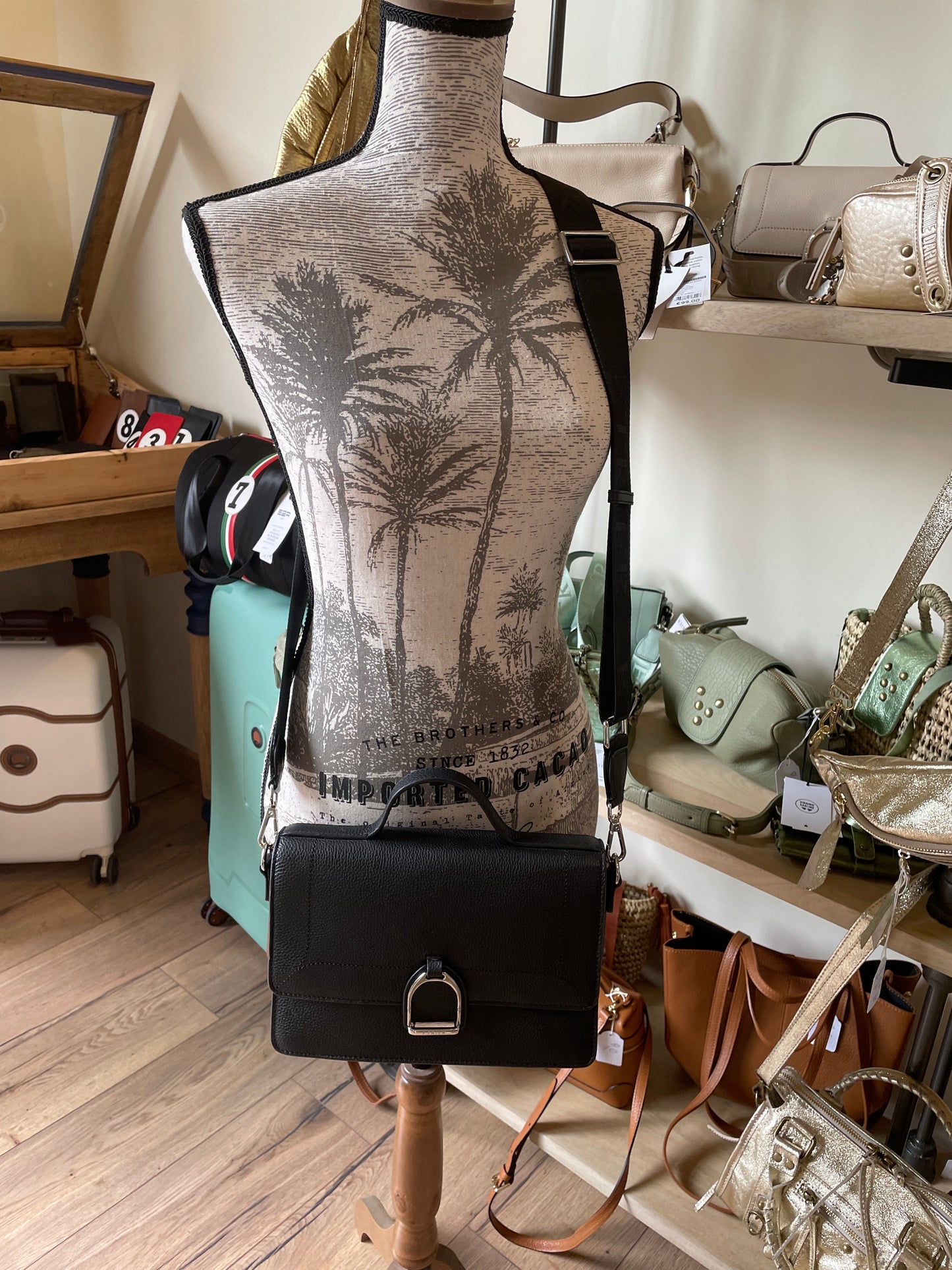 Sac bandoulière M Altesse en cuir noir Étrier