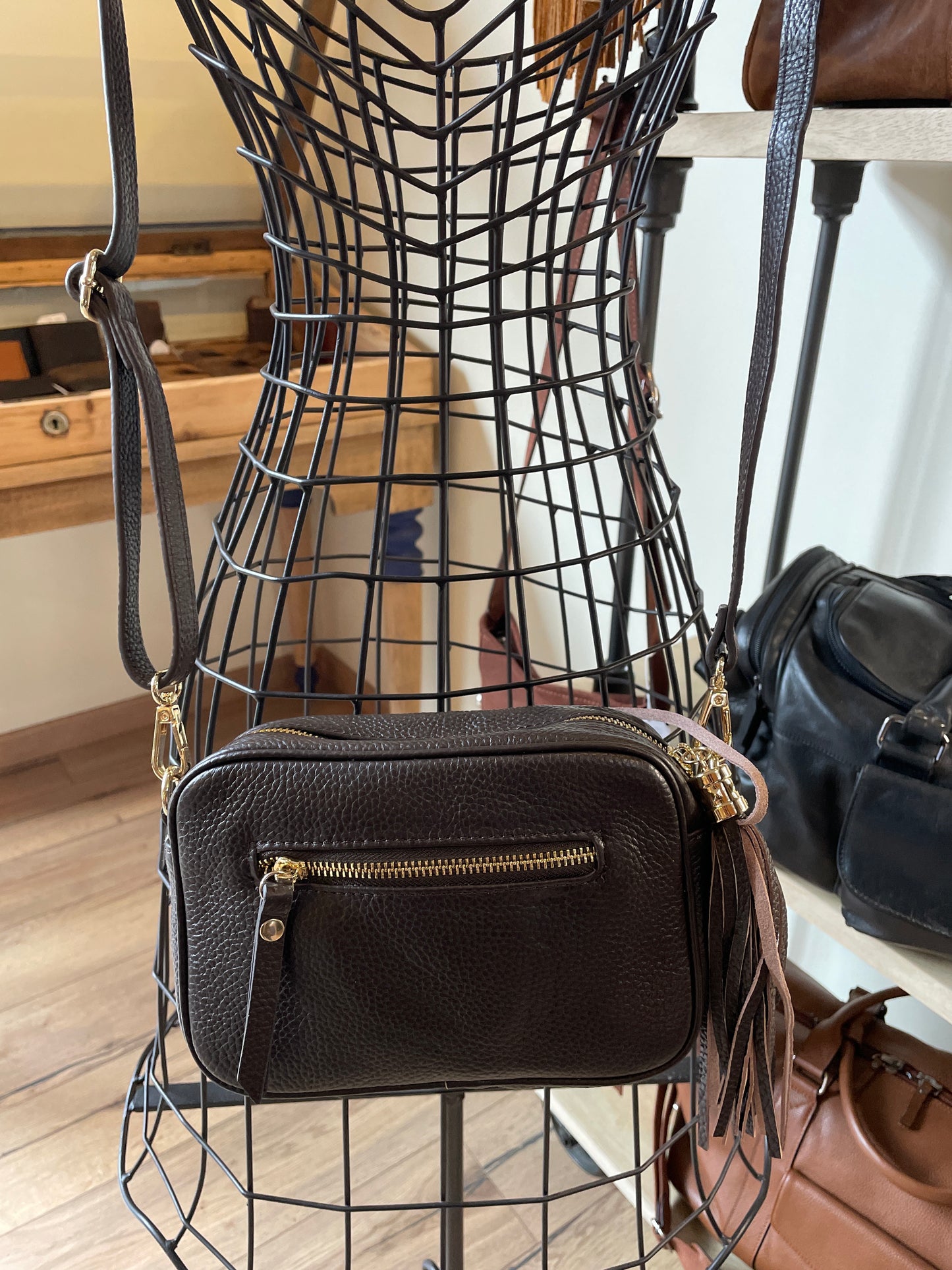 Sac Milena en cuir grainé Chocolat  format caméra (S)