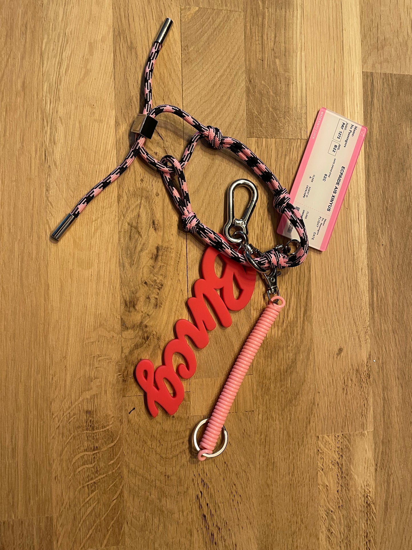 Bijou de sac carte d’embarquement rose