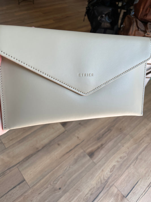 Pochette Paddock / sac de soirée en cuir lisse Craie