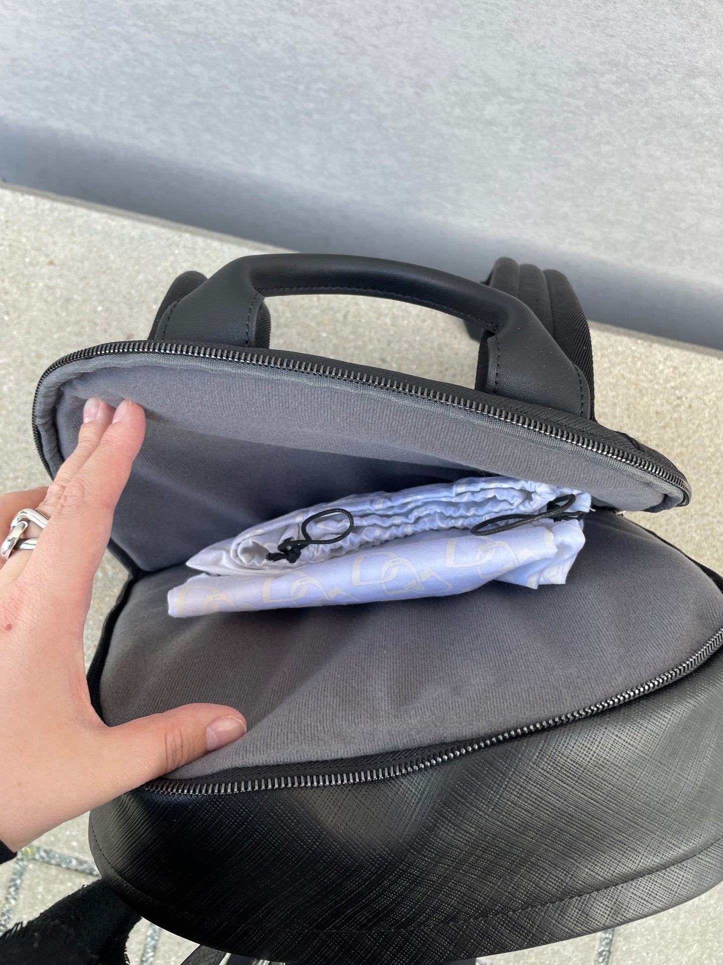Sac à dos business en cuir Ligne Flèche 2 compartiments + PC 15’´- ETRIER