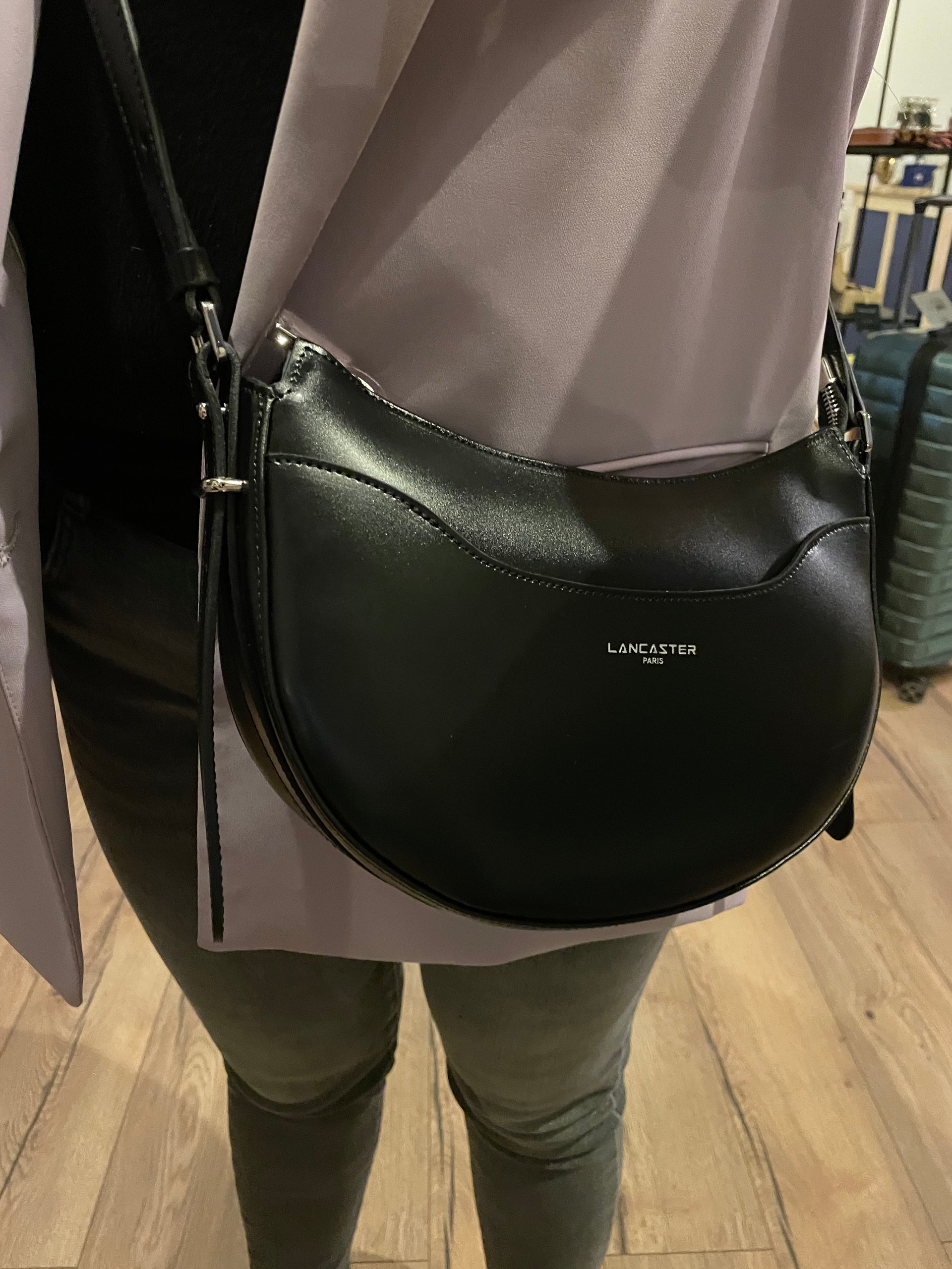 Sac Demi-lune Suave Ace coloris Noir Lancaster – Histoire D'un Sac