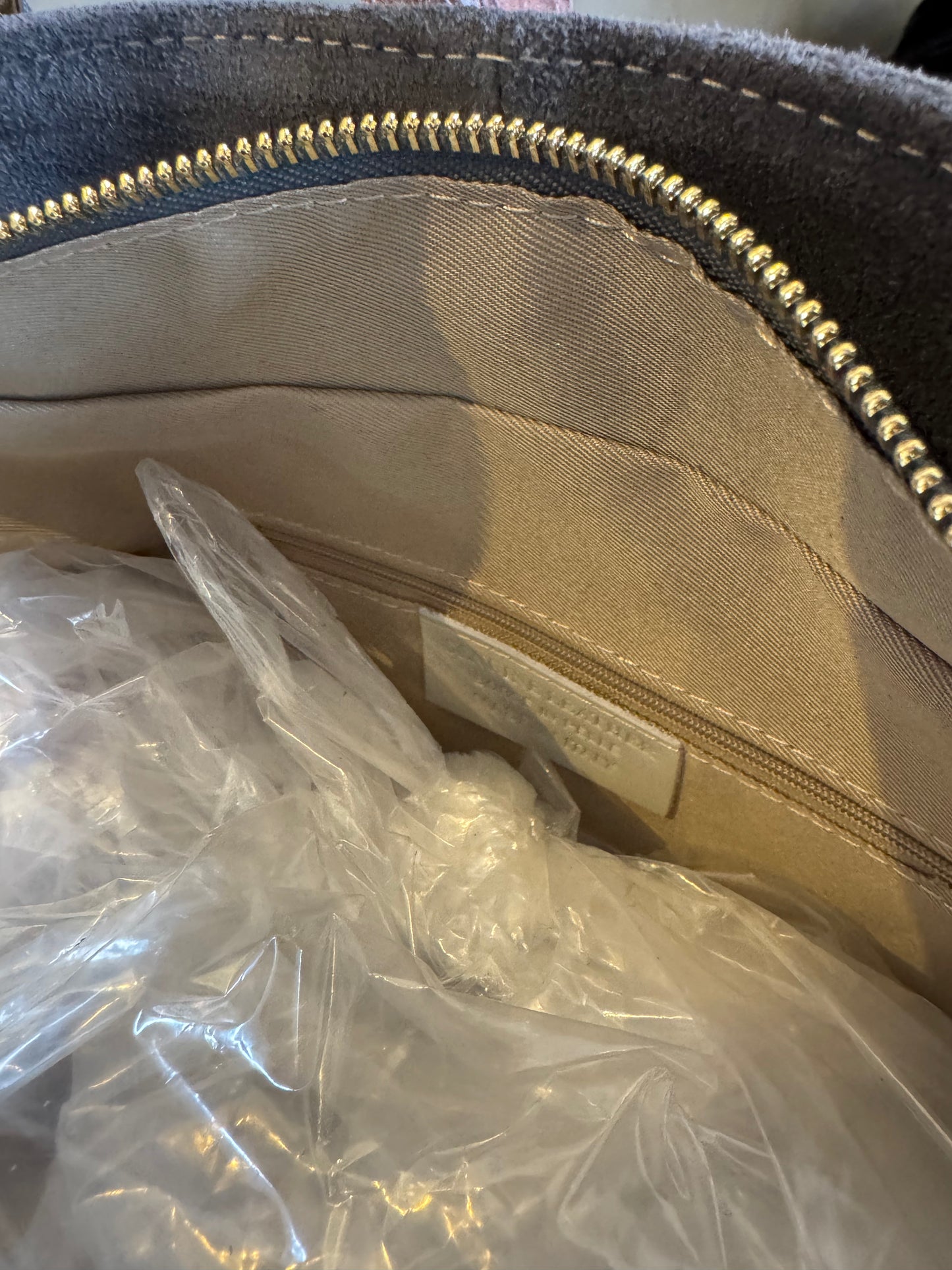 Sac Carla en cuir suédé coloris gris