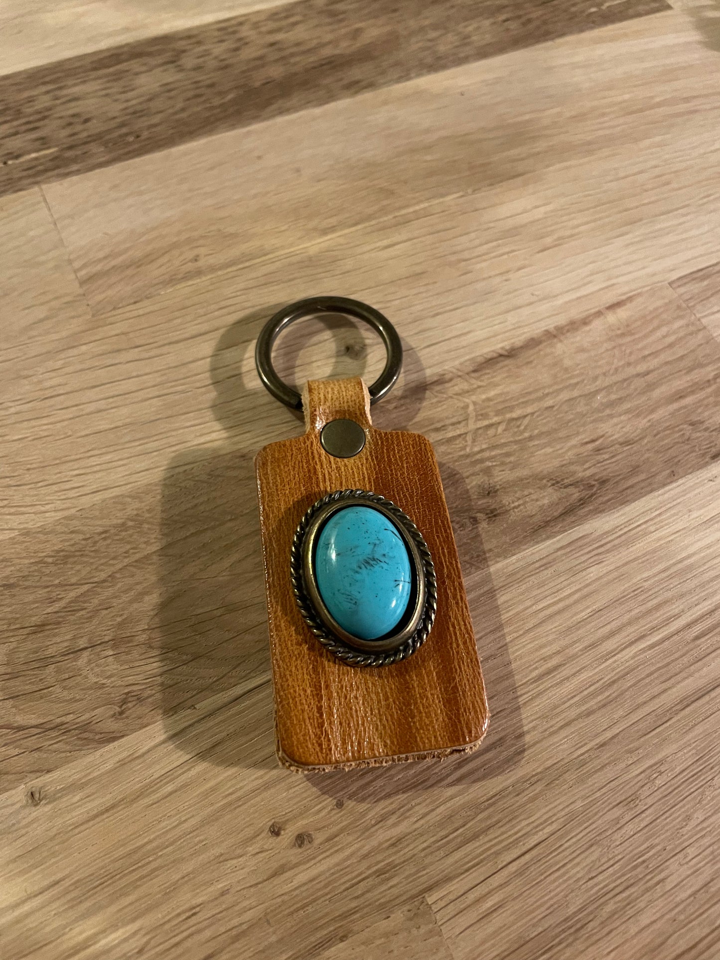 Porte clés en cuir et turquoise Yolète