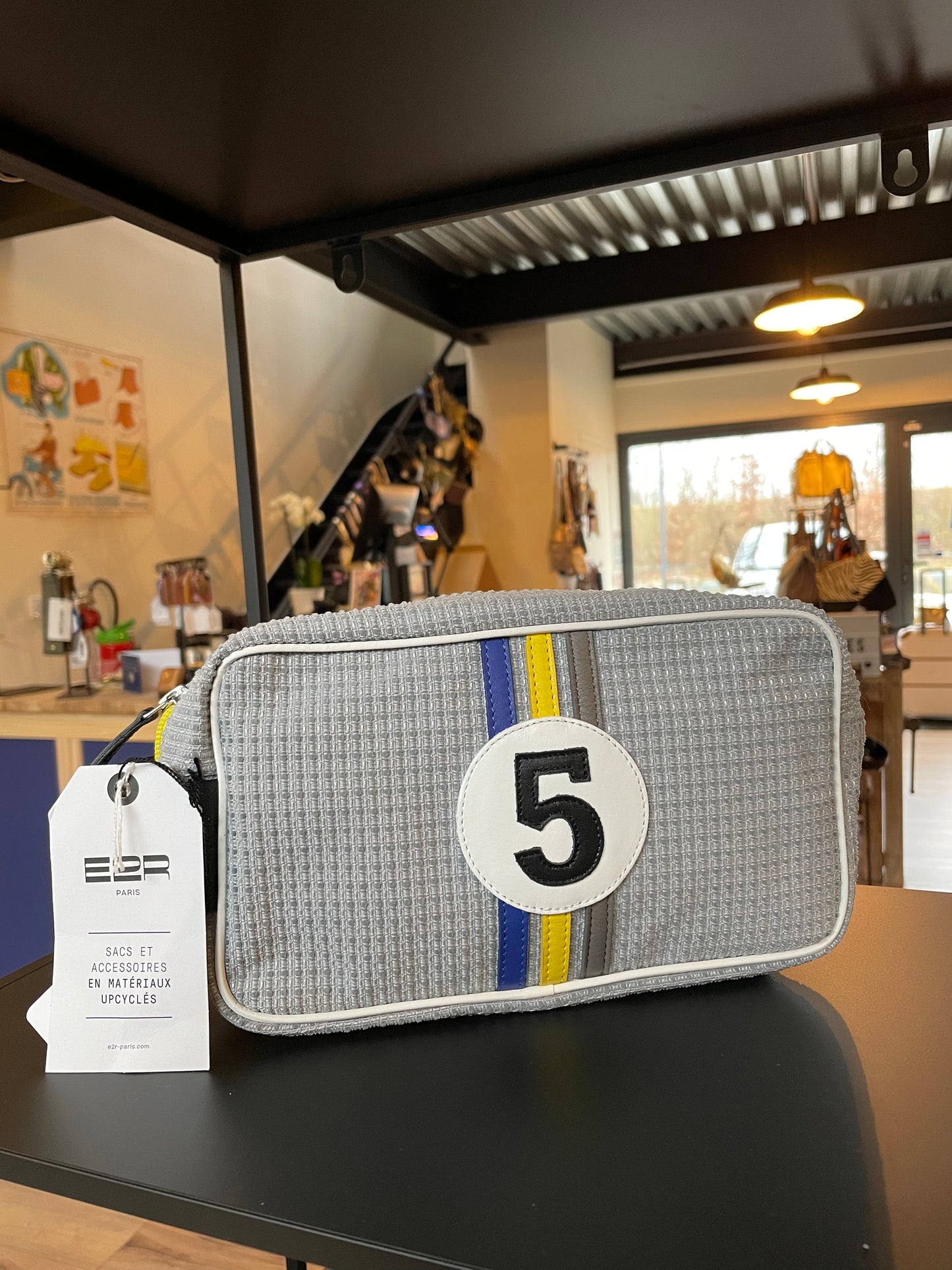 Trousse de toilette E2R gris clair chiffre 5