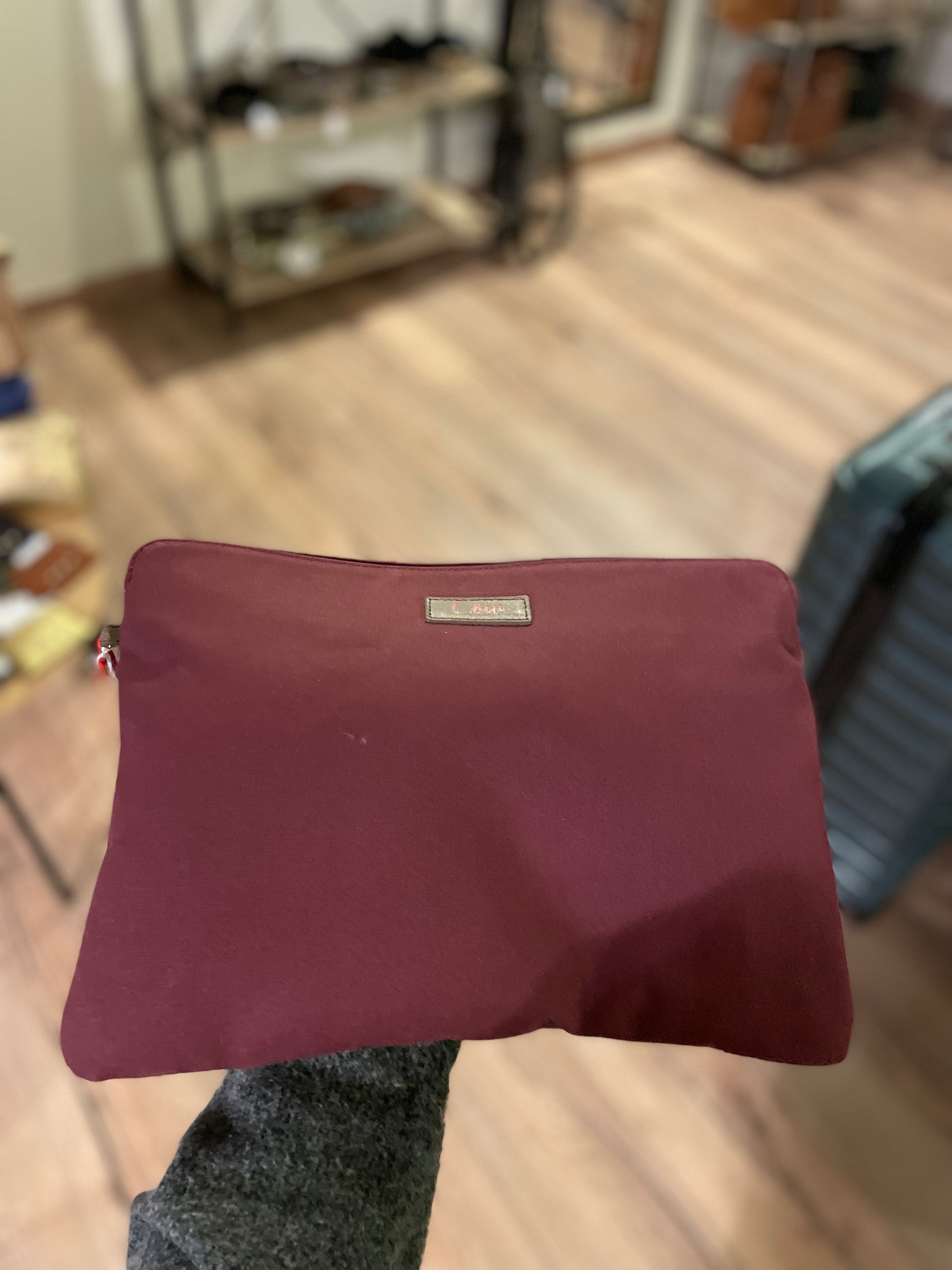 Pochette c oui best sale