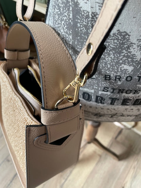 Sac bandoulière en raphia et cuir coloris nude - Eva
